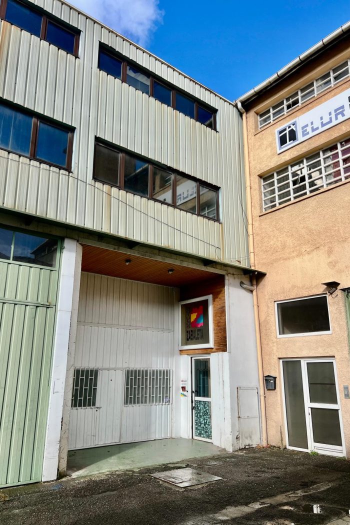Se vende pabellon industrial en Bergara