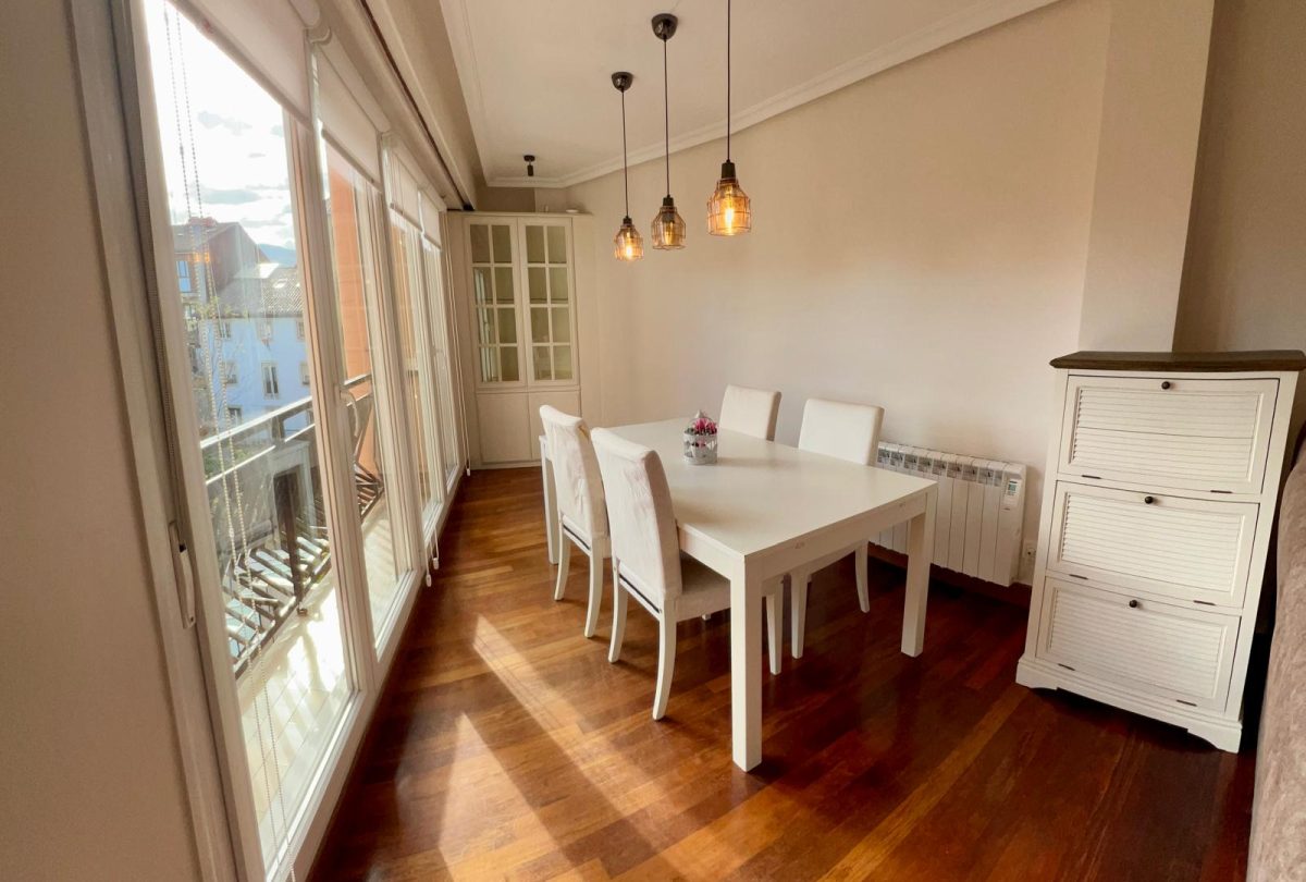 Se vende duplex con anejo en Zarautz